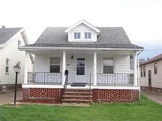 3811 Wood Ave photo 1