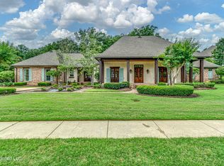 201 Hidden Oaks Dr, Ridgeland, MS 39157
