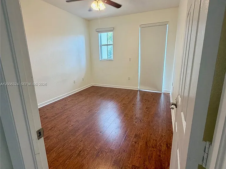 10747 NW 76th Ln — Photo 10
