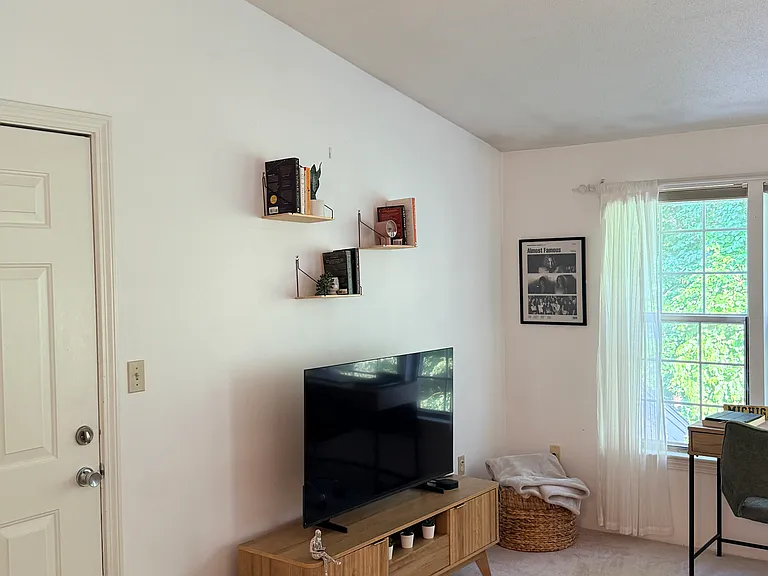 2 Squire Ct #8 — Photo 5