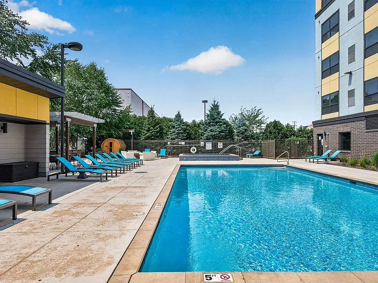 Spectrum Apartments & Townhomes — Photo 4