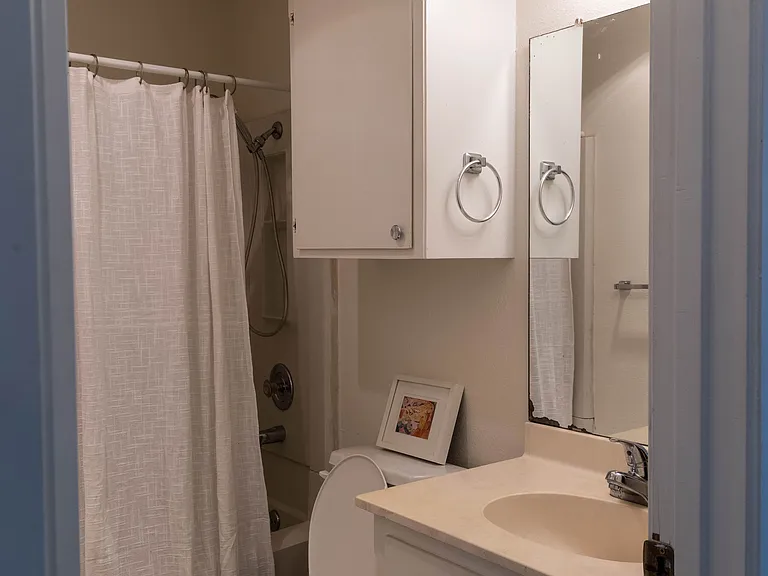 5516 Roosevelt Ave #201 — Photo 13