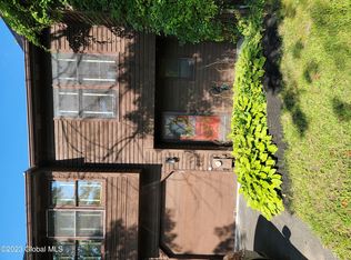 236 Woodscape Dr, Albany, NY 12203