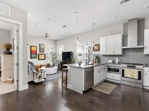 4325 Jackson Ave #2105, Austin, TX 78731
