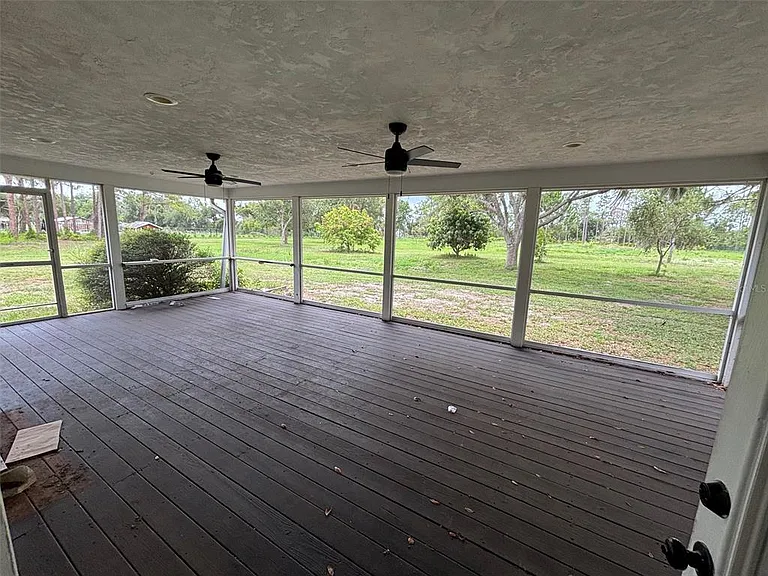 7910 Kennedy Ln — Photo 7