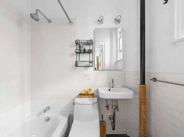 100 Newel Street image 5 of 7