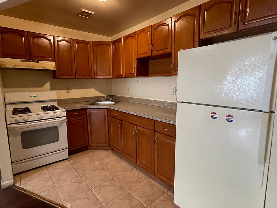 1st image of 13446 173rd St Floor 3