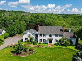 15 Cemetery Rd, Newtown, CT 06470