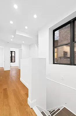 Rented by Current Real Estate Advisors | media 7