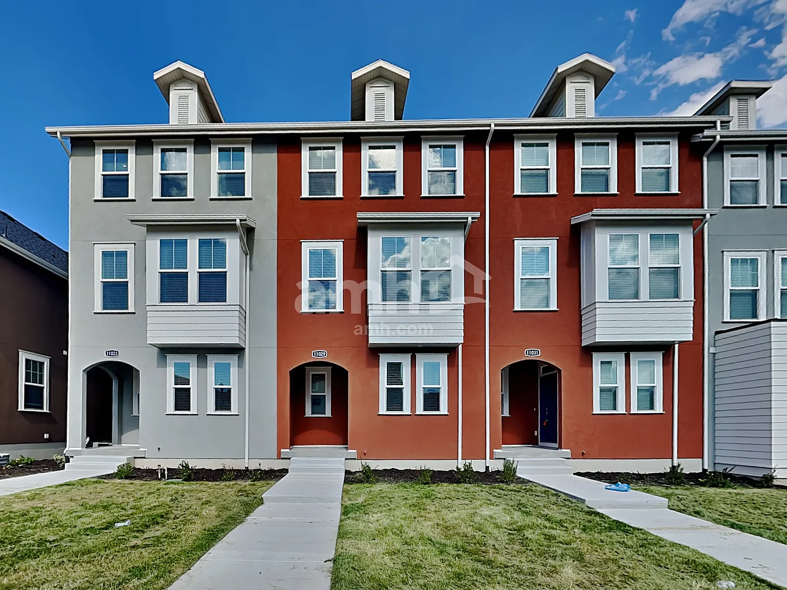 3 bed, 2.5 bath, 1603 sqft, $2,130 — Photo 1