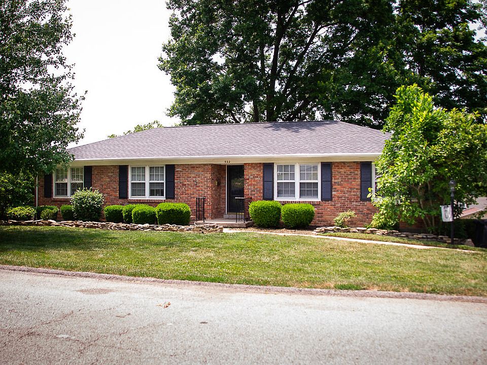 1st image of 922 Crosshill Dr