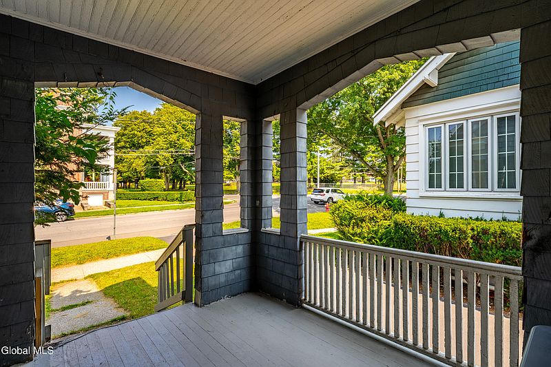 3rd image of 125A N Main Avenue