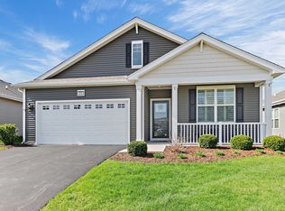 979 Crestview Ln, Hampshire, IL 60140