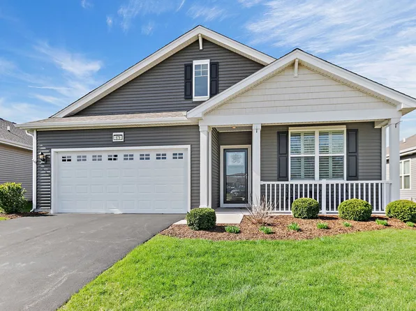 979 Crestview Ln, Hampshire, IL 60140