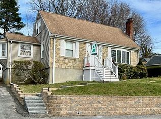 128 Williams Ave, Hyde Park, MA 02136