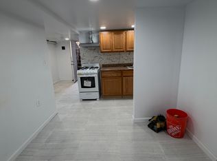 (Undisclosed Address), Saint Albans, NY 11412