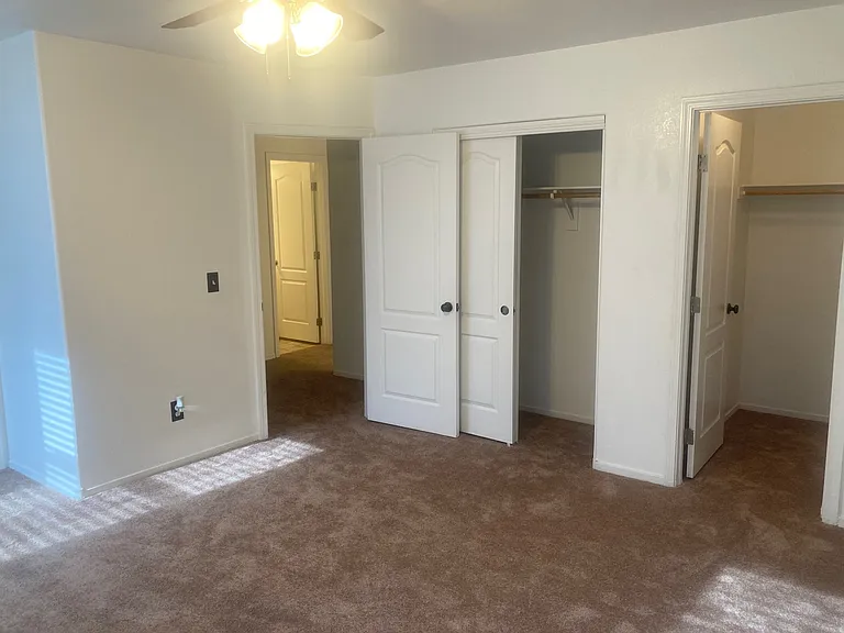713 Spotted Eagle St — Photo 32