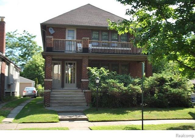 1st image of 1300-1302 Lakepointe St