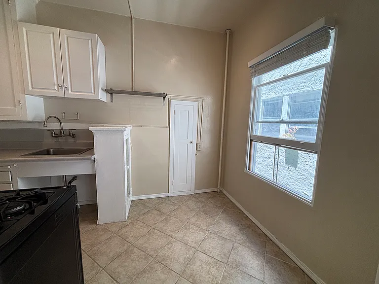 1955 Chestnut St #203 — Photo 11