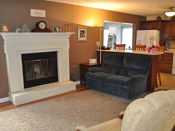 5th image of 9202 N Champton Dr