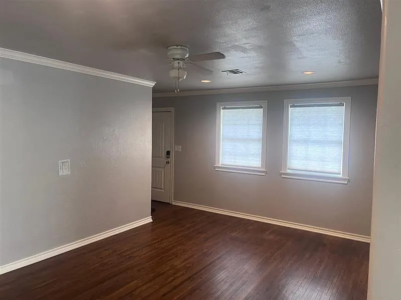 3 bed, 1120 sqft, $1,900 — Photo 3