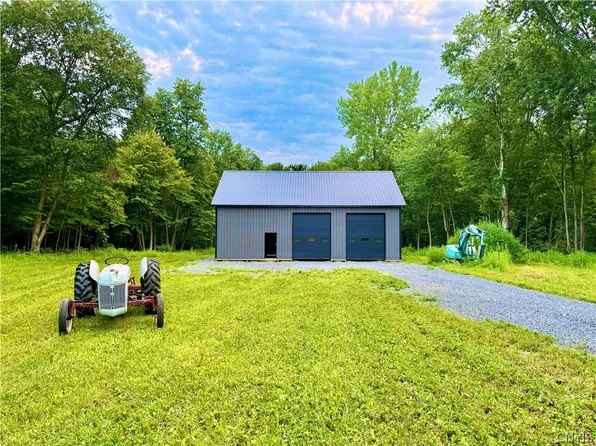 10329 Short Cut Rd, Weedsport, NY 13166
