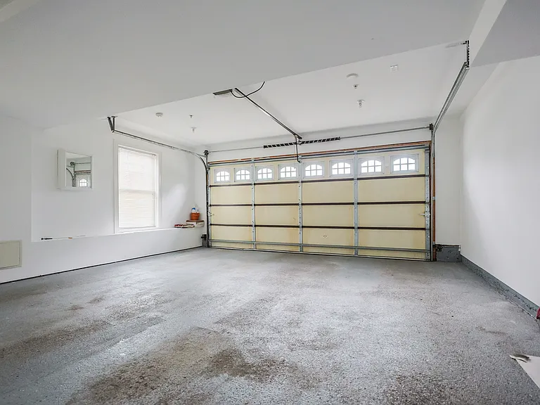 7 W Church St #4 — Photo 24