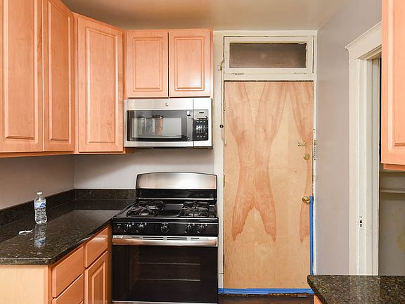 4th image of 3606 W Sunnyside Ave APT 2