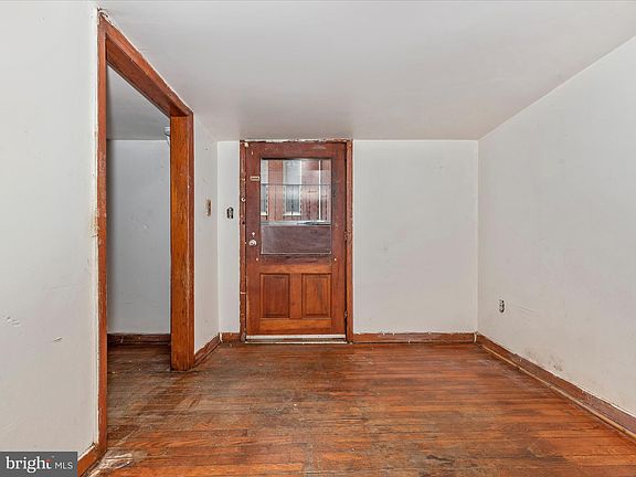 3rd image of 417 Main St