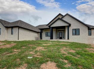 3953 E Burks Pl, Springfield, MO 65809