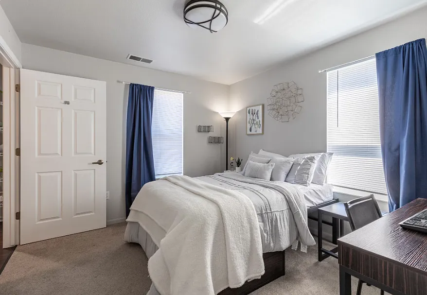 The Landings at Chandler Crossing - Student Living Priced per Bed — Photo 4