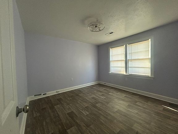 5th image of 606 Berry St NE #606