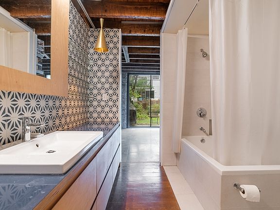 5th image of 301 Macon St #1
