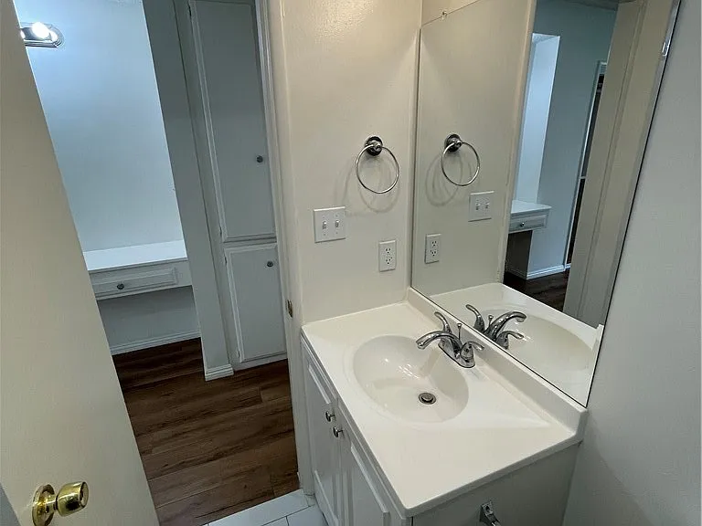 1141 Pine St #9 — Photo 6