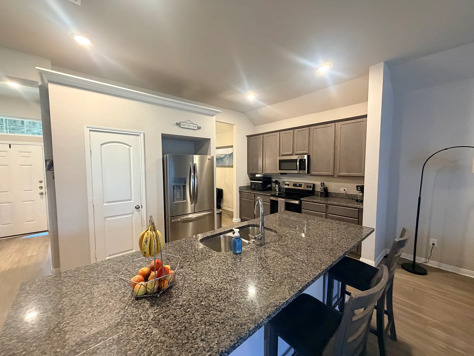 3 bed, 1435 sqft, $1,700 — Photo 4