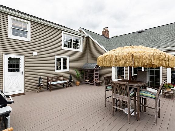 4th image of 11 Wildwood Ln