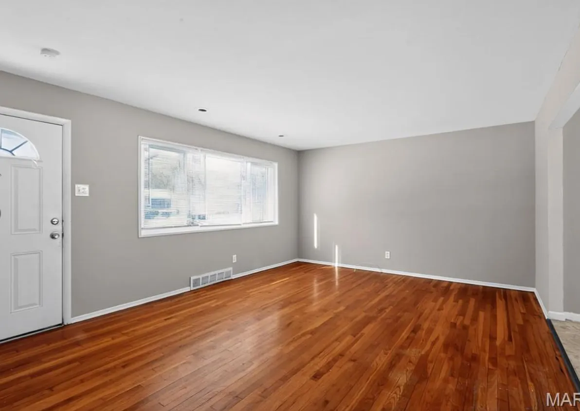 Building Photo - 296 Meadowcrest Dr
