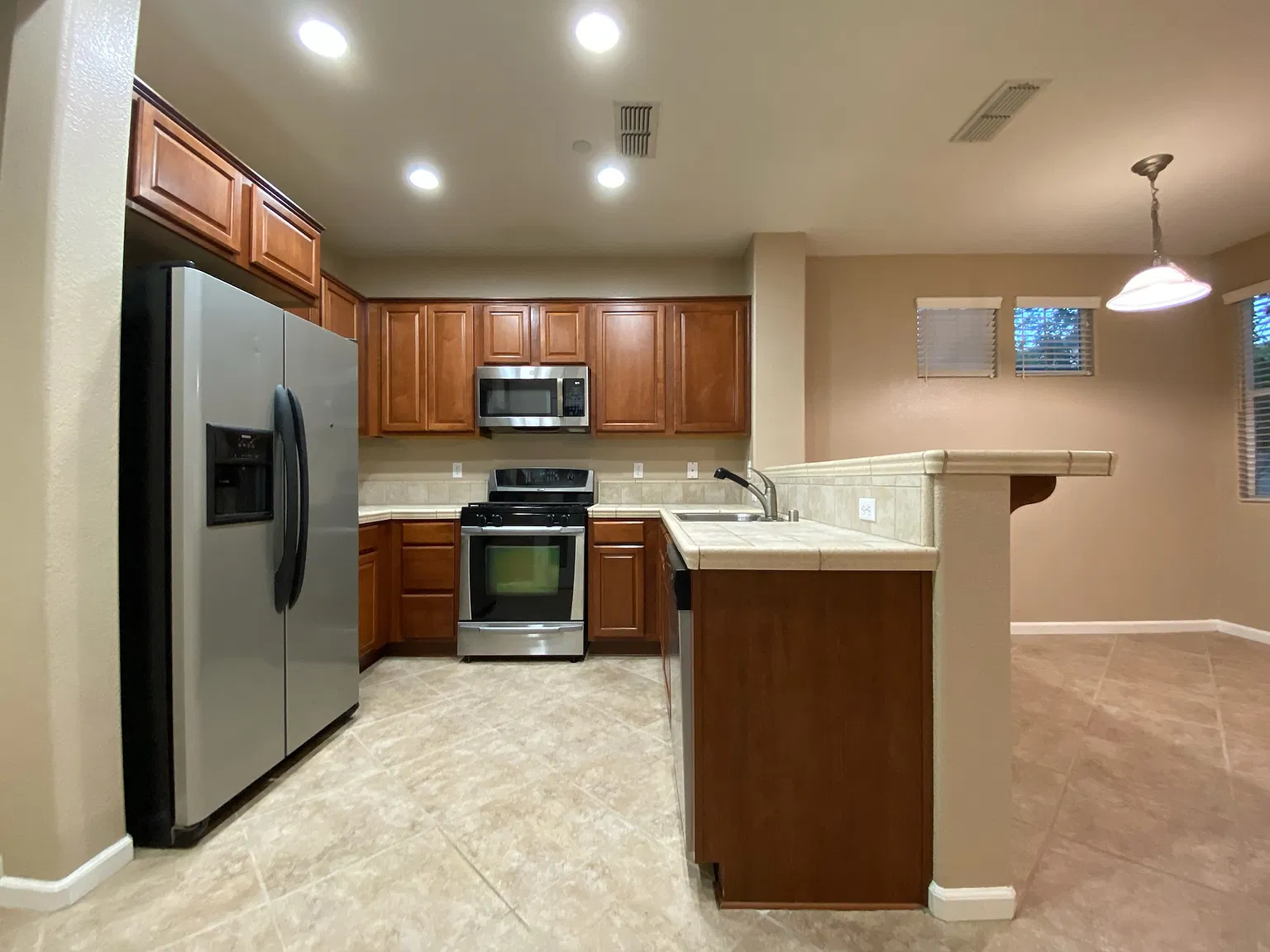 3 bed, 2.5 bath, 1355 sqft, $2,275 — Photo 1