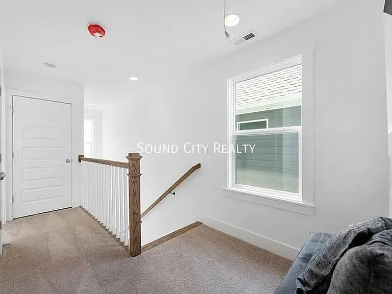 806 Briar Cir — Photo 11