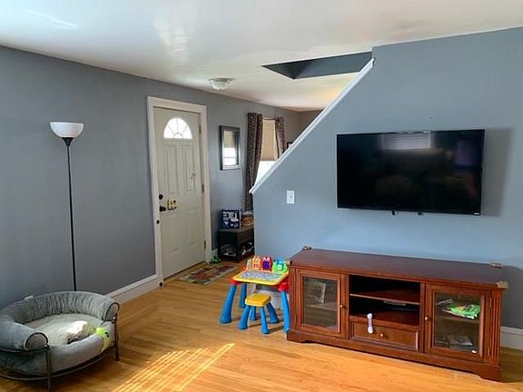 4th image of 20 Garden St