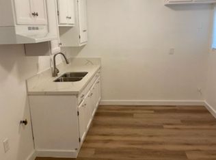 421 N Willowbrook Avenue, Compton, CA 90220