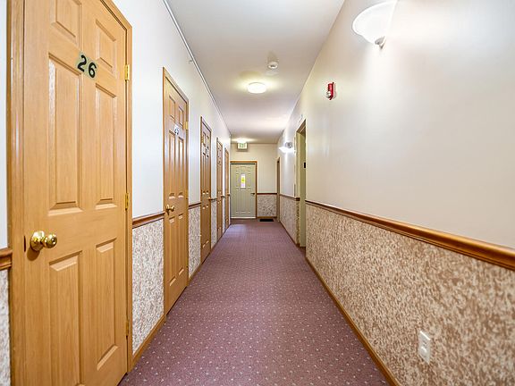 5th image of 2001 W 75th Pl Unit 25