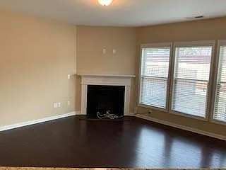 1335 Hampton Oaks Dr — Photo 3