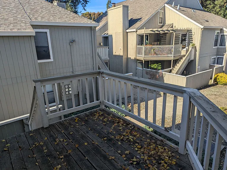 Eastlake Apartments — Photo 66
