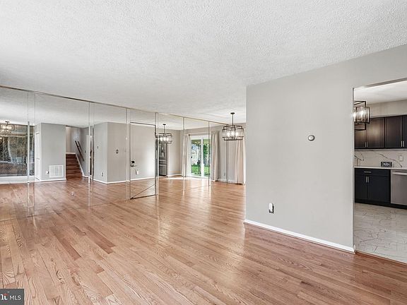 3rd image of 11003 Tyrone Dr