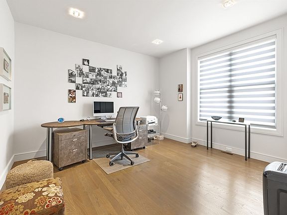 5th image of 11 Tolland Way #11