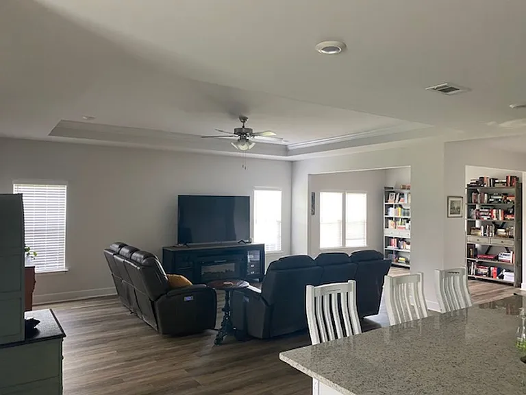 1020 Ballantyne Ln — Photo 5