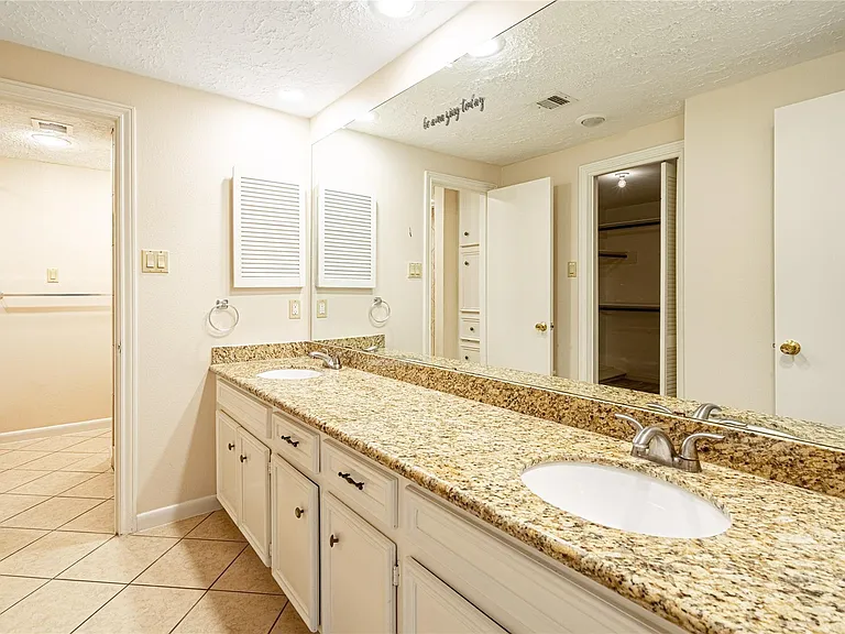 2306 Potomac Dr #B — Photo 12