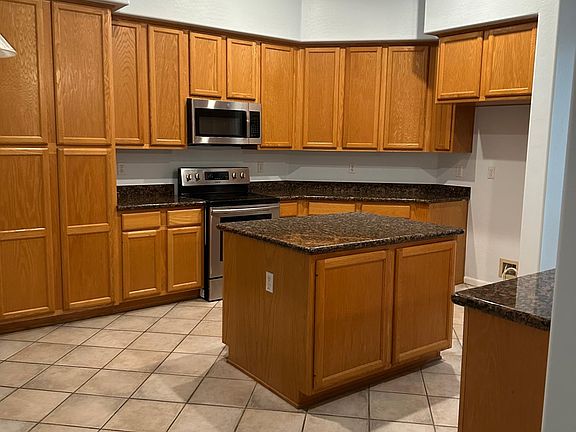 5th image of 13611 W Edgemont Ave
