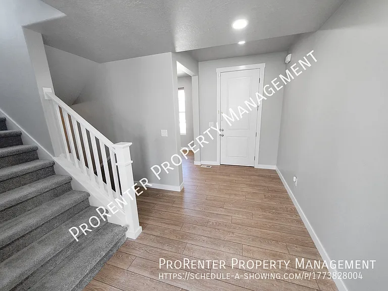 1509 W 450 S — Photo 26